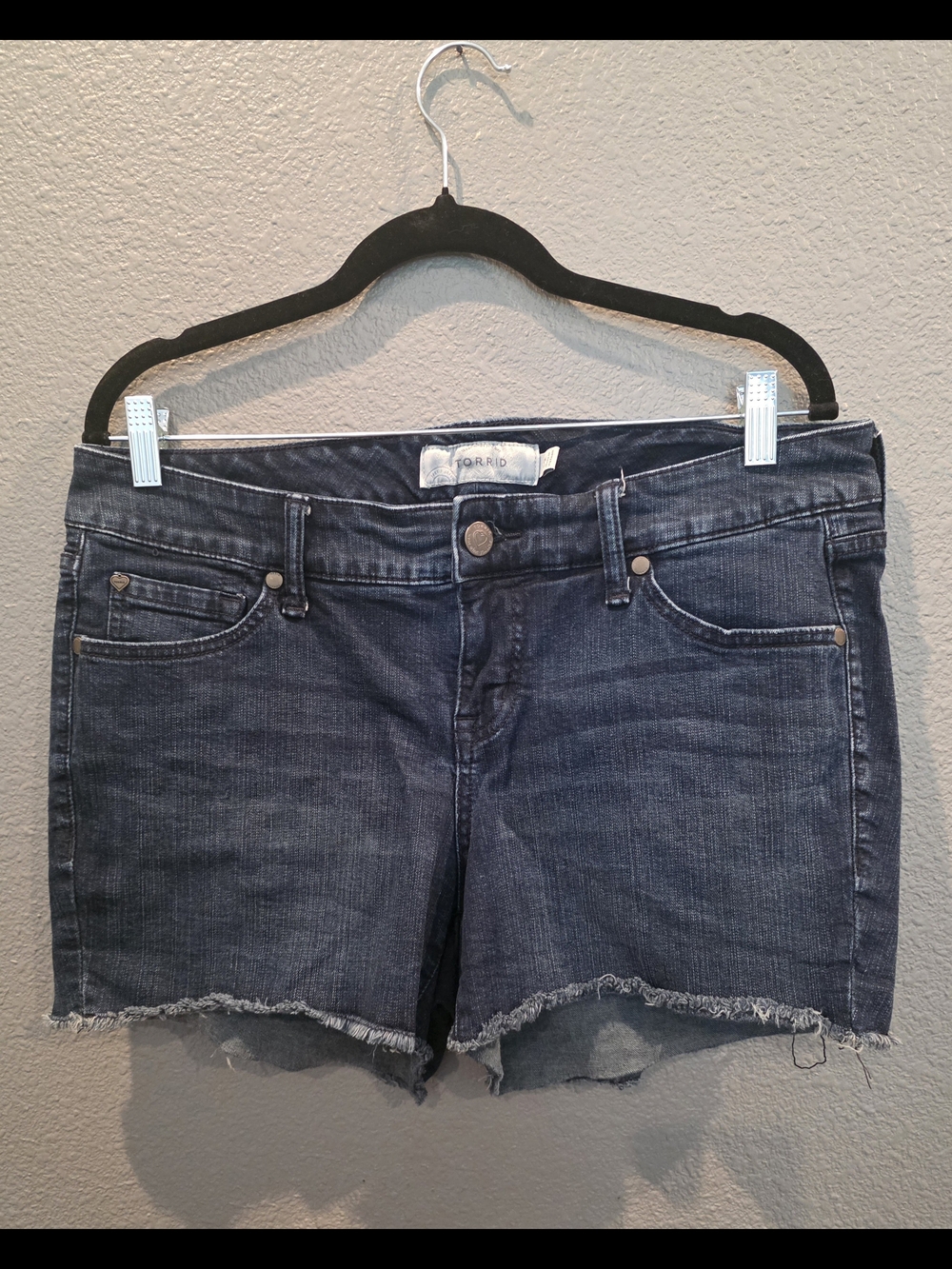 Torrid Denim Cutoff Shorts Women's Size 12 Dark Wash Raw Hem Stretch Jean Shorts